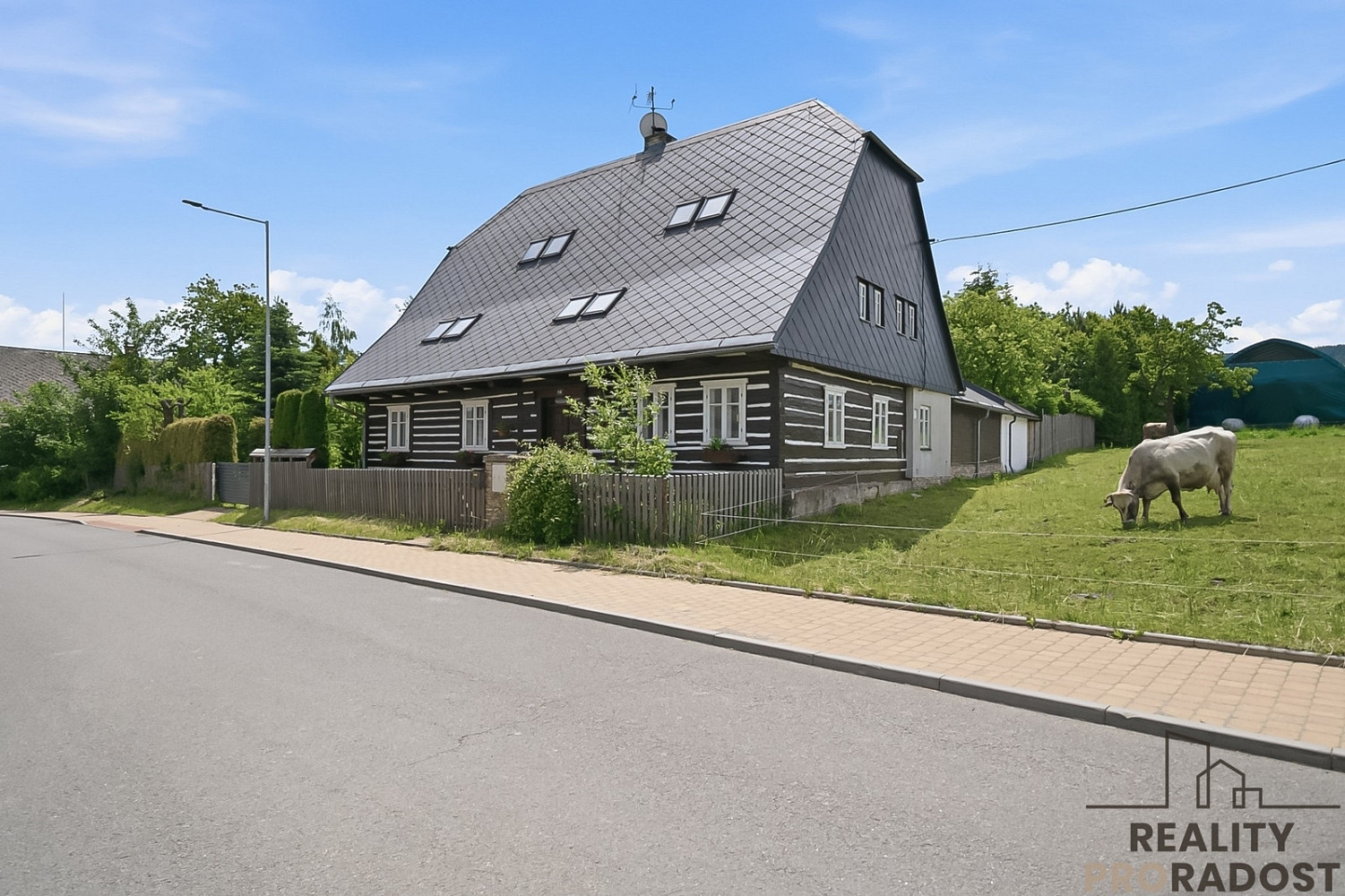 Prodej domu 309 m² s pozemkem 1 851 m²