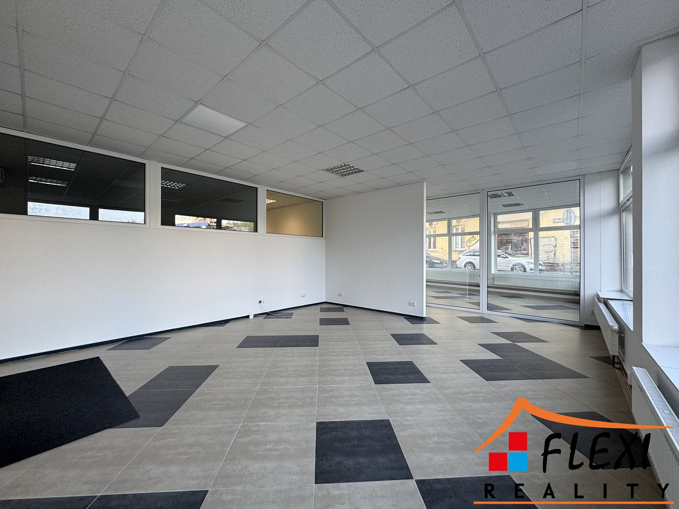 Pronájem kanceláře 390 m²