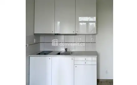 Pronájem bytu 1+1 29 m², Národních hrdinů, Břeclav