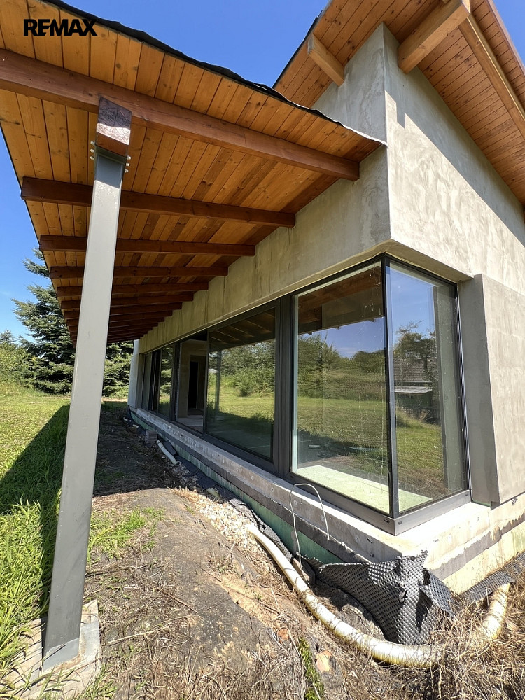 Prodej domu 200 m² s pozemkem 3 023 m² – pohled 2