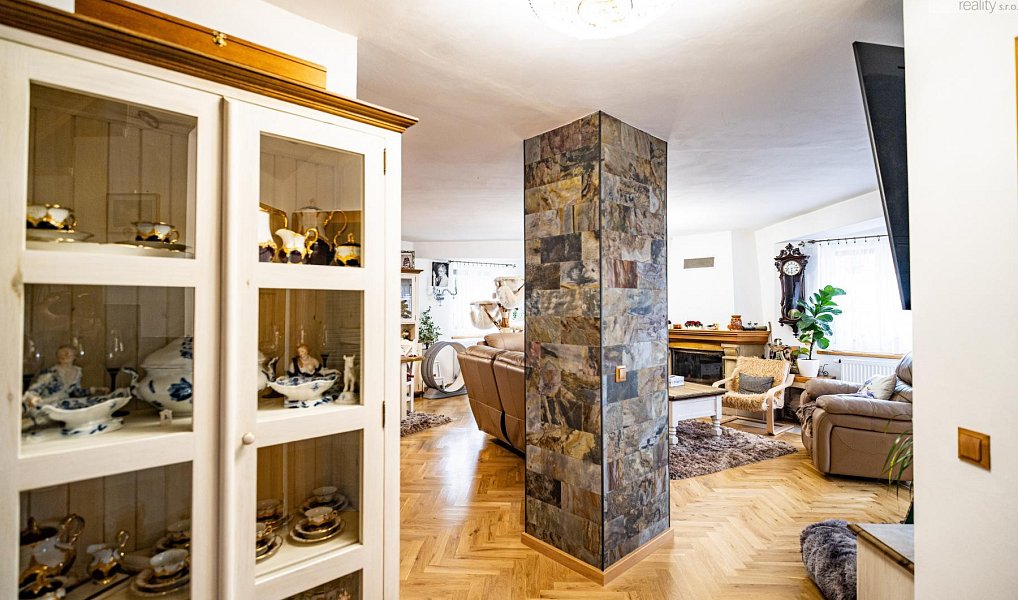 Prodej domu 547 m² s pozemkem 1 355 m², Most – náhled fotky 8