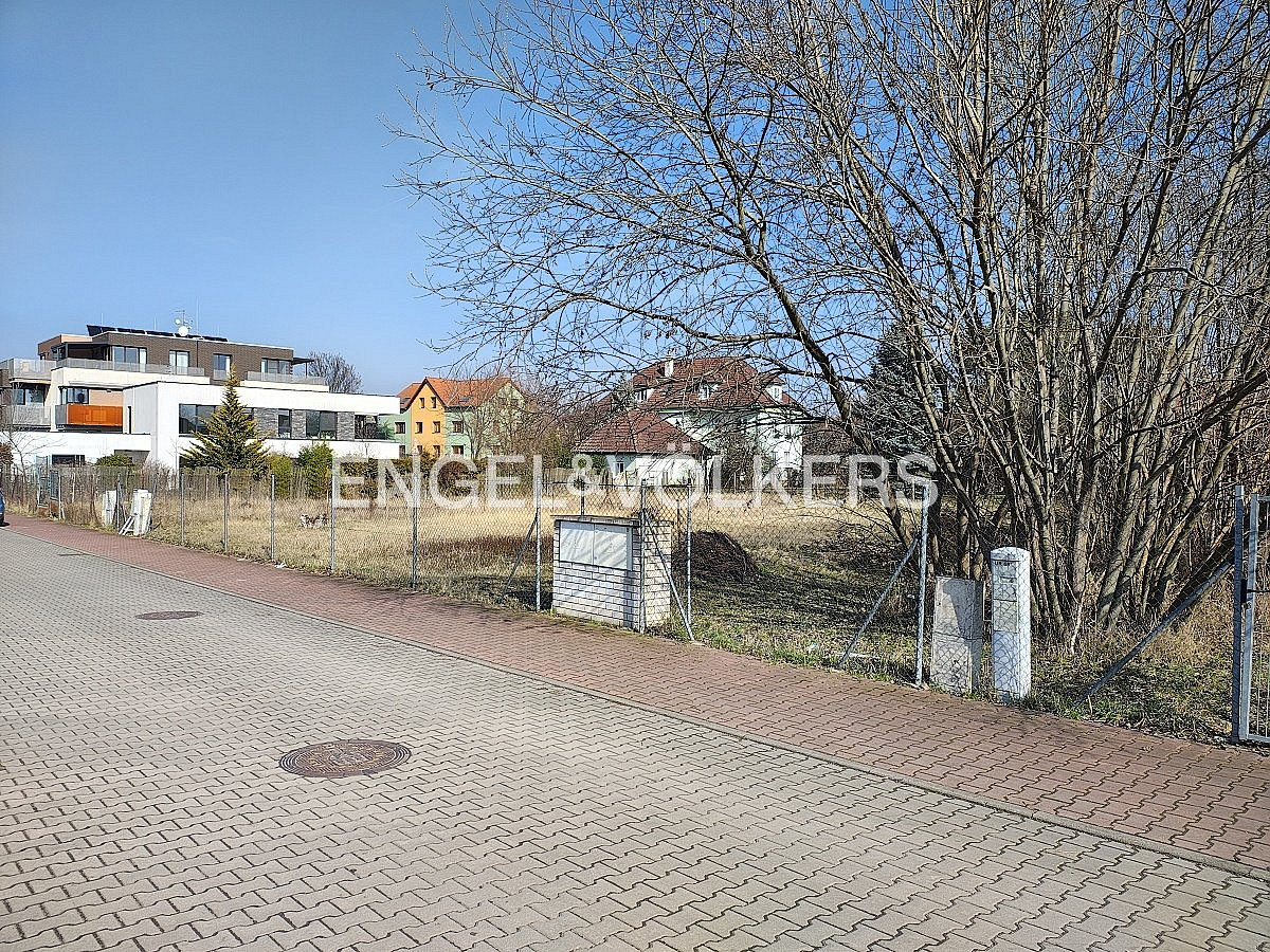 Prodej stavebního pozemku 727 m² – fotografie 4