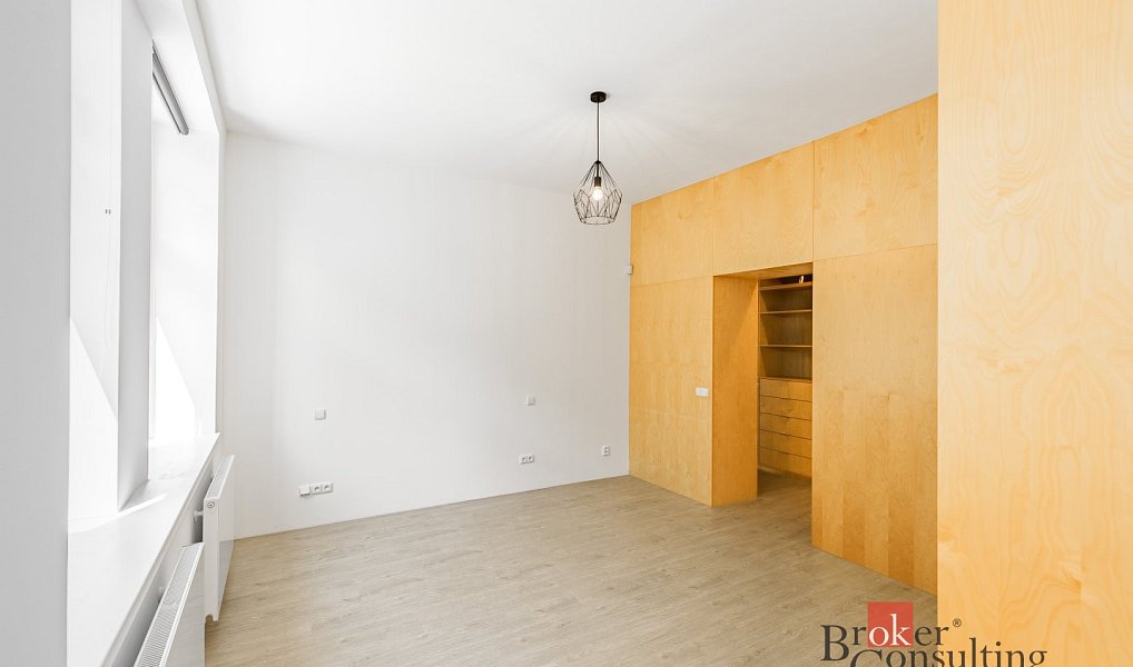 Pronájem bytu 2+1 74 m², Liberec – náhled fotky 8