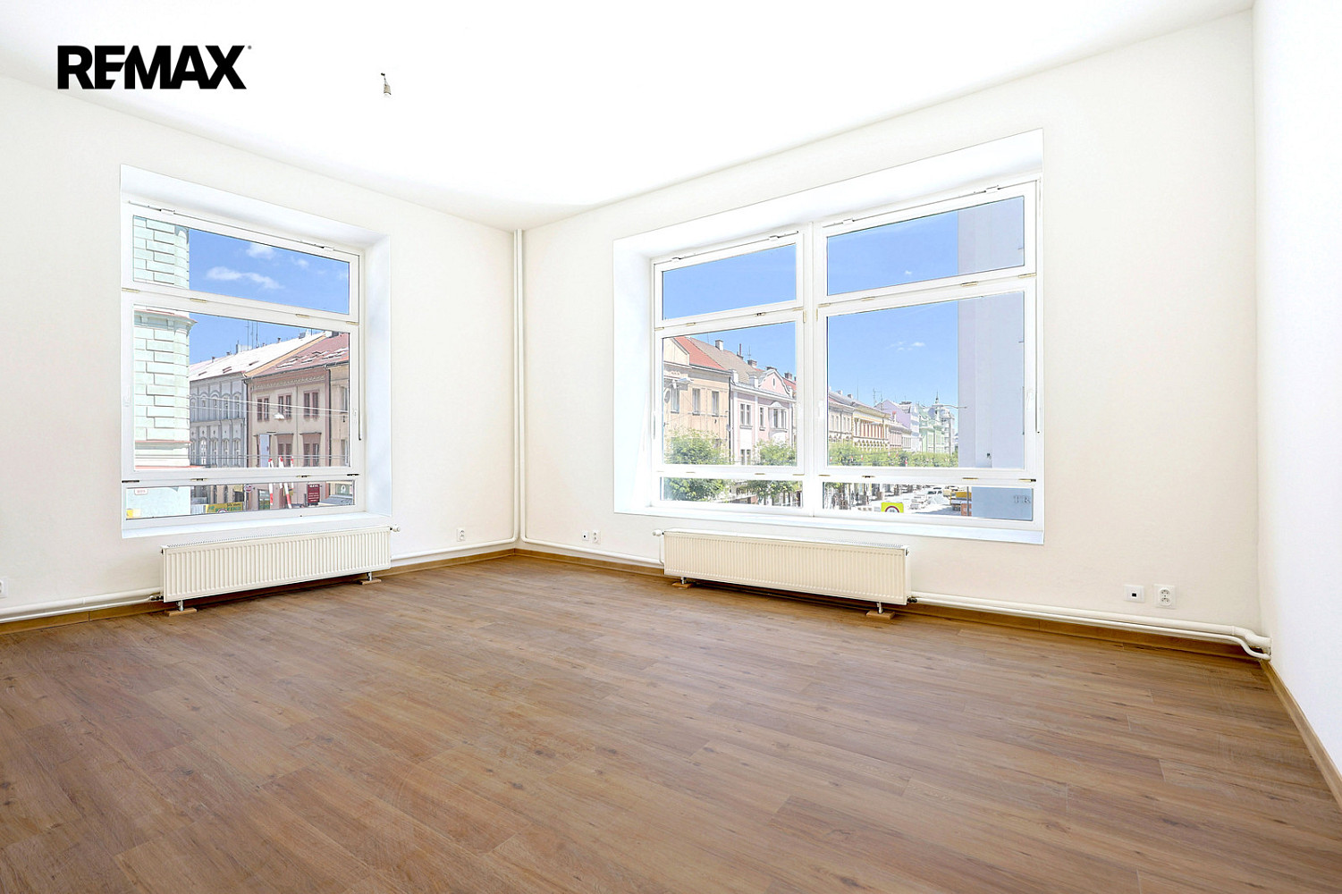 Pronájem kanceláře 51 m² – pohled 2