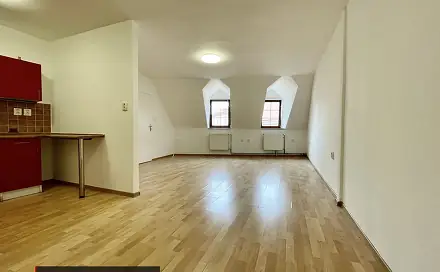 Pronájem bytu 1+kk 32 m², Velká Michalská, Znojmo