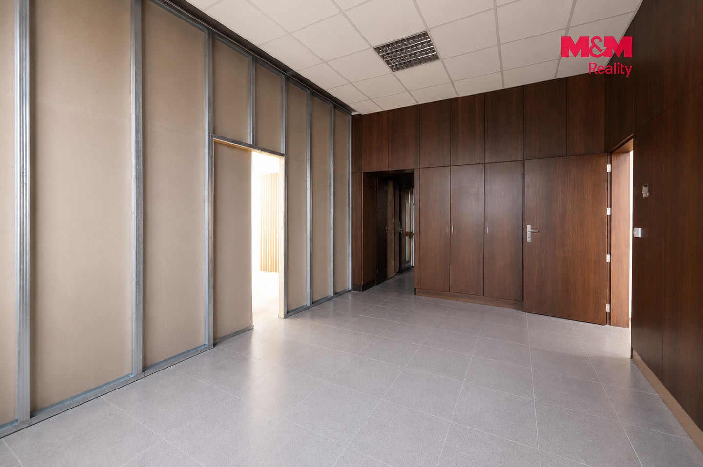 Pronájem obchodních prostor 93 m² – fotografie 3