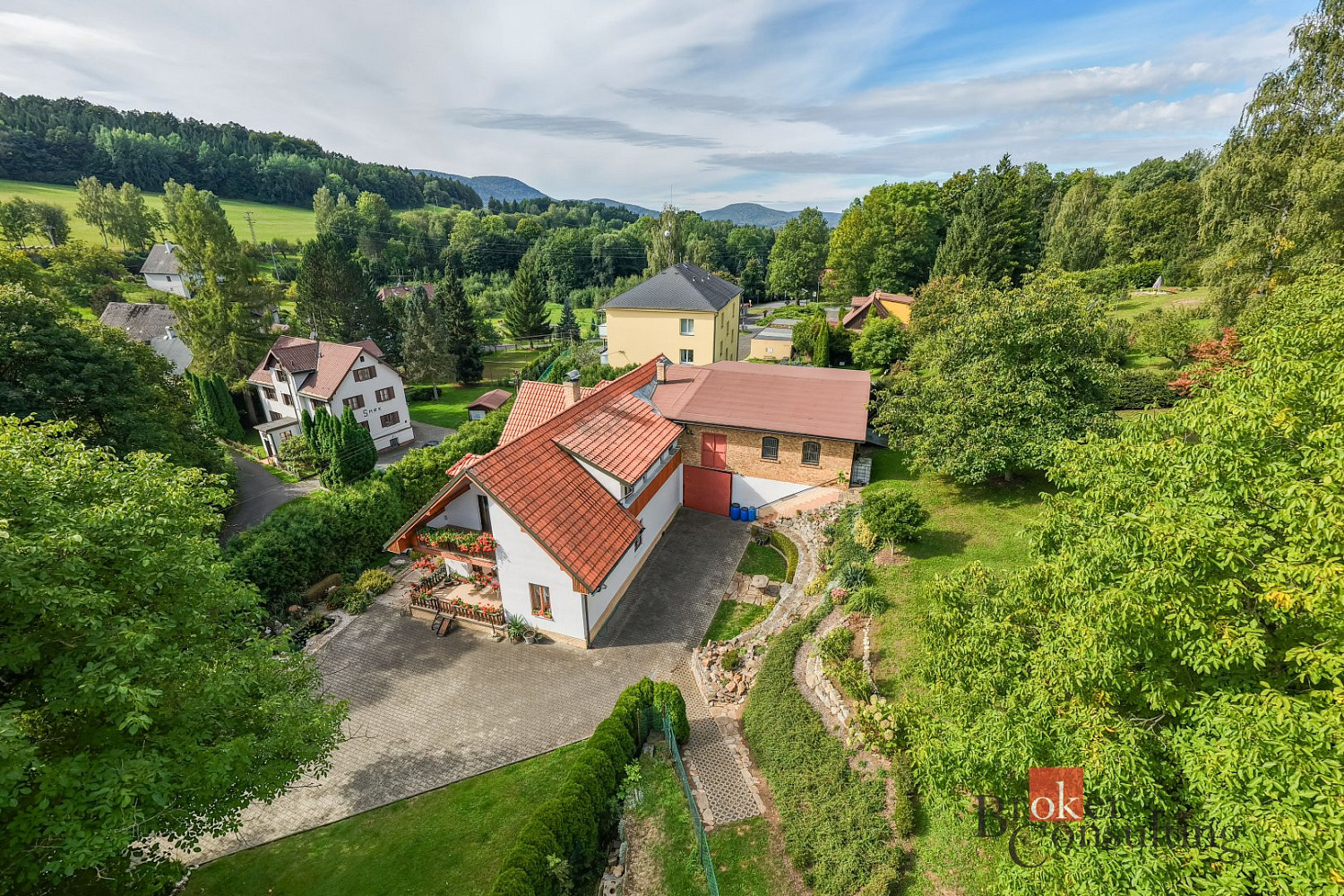 Prodej domu 310 m² s pozemkem 3 789 m² – fotografie 2