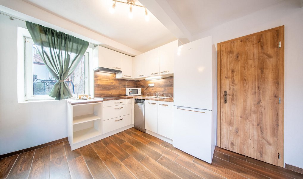 Prodej domu 65 m² s pozemkem 179 m², Kaplice – náhled fotky 2
