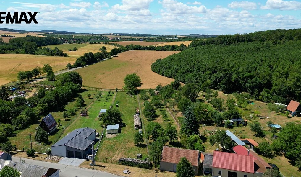 Prodej stavebního pozemku 1 849 m², Hlubočany – náhled fotky 3
