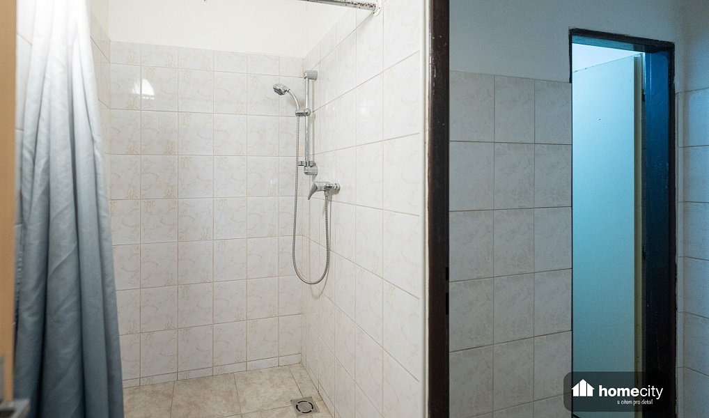 Prodej ubytovacího objektu 1 660 m², Hradec Králové – náhled fotky 25