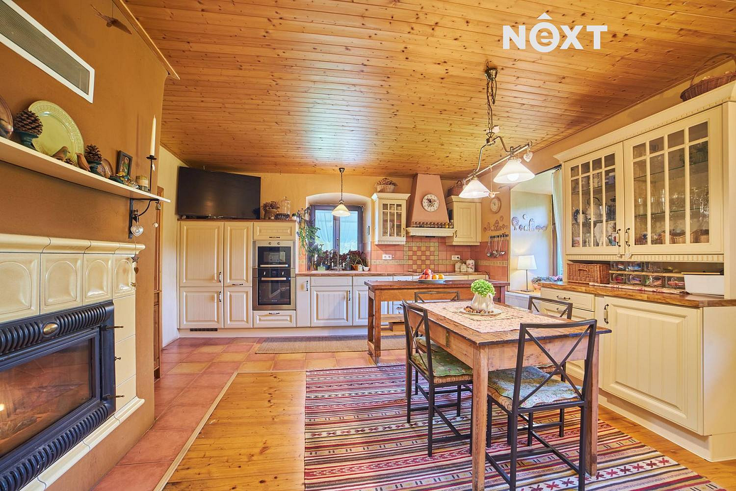 Prodej domu 255 m² s pozemkem 14 881 m² — photo 2