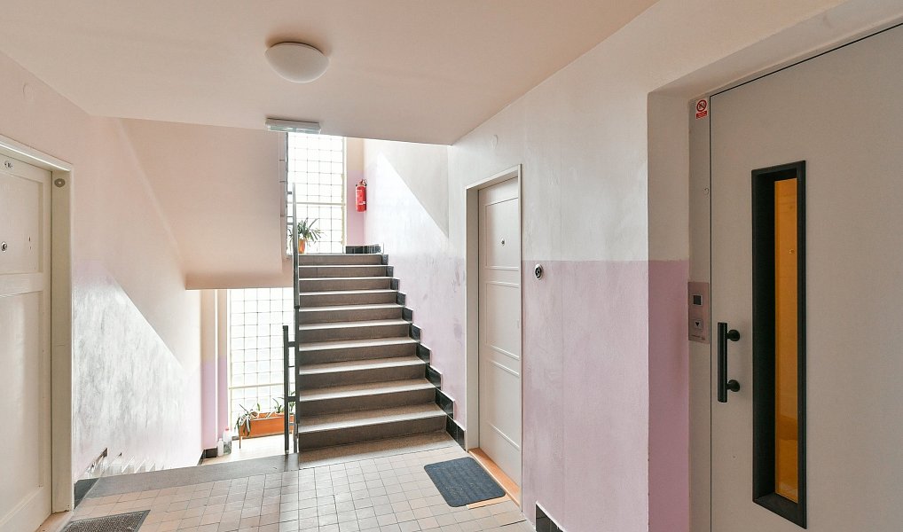 Pronájem bytu 2+1 74 m², Praha – náhled fotky 18