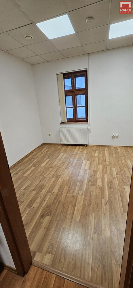 Pronájem kanceláře 55 m² – fotografie 3