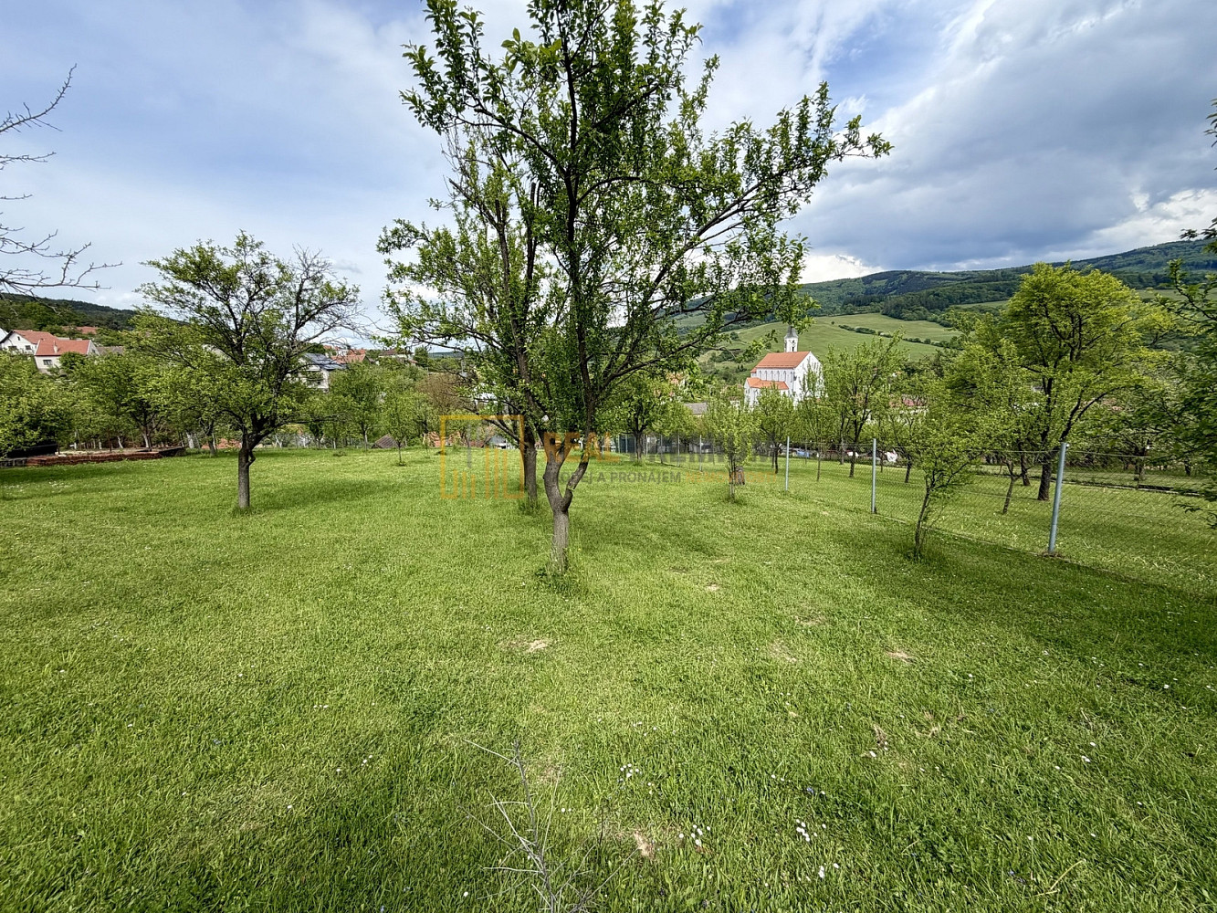 Prodej stavebního pozemku 750 m² – fotografie 5
