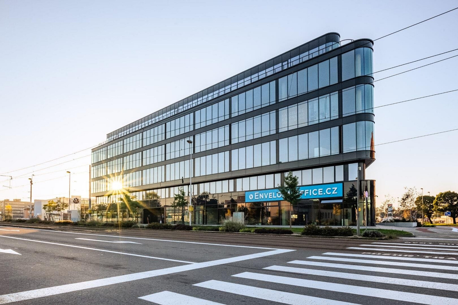 Pronájem kanceláře 2 800 m²