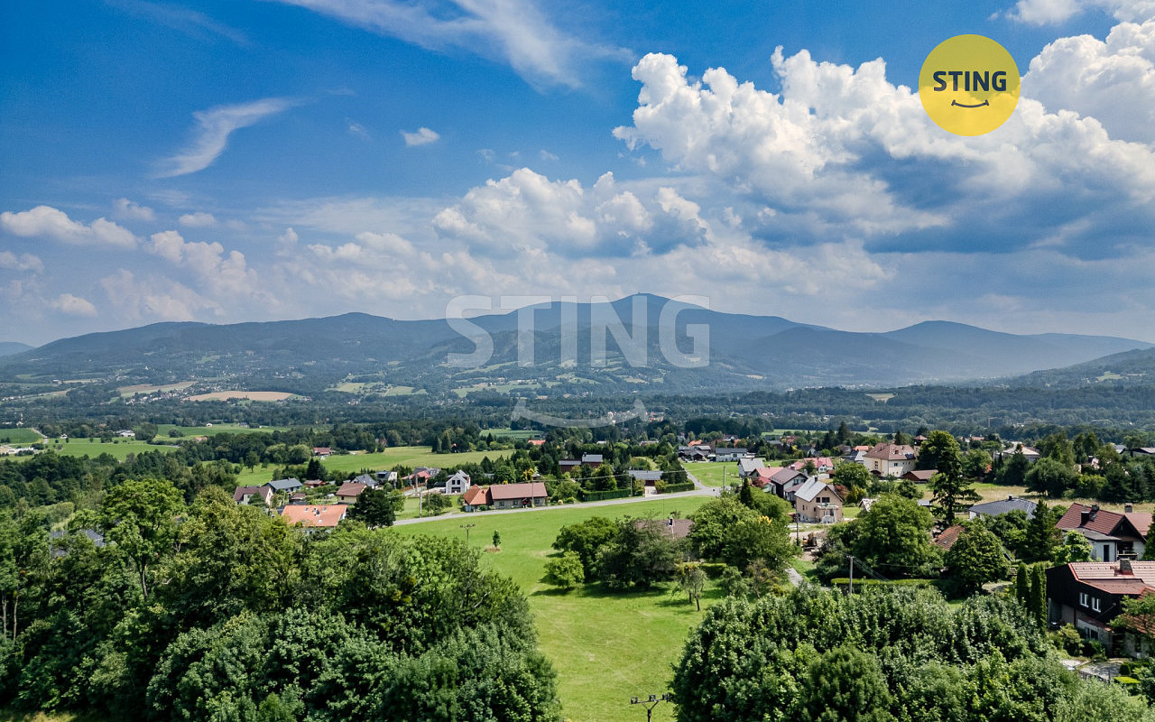 Prodej stavebního pozemku 1 922 m²