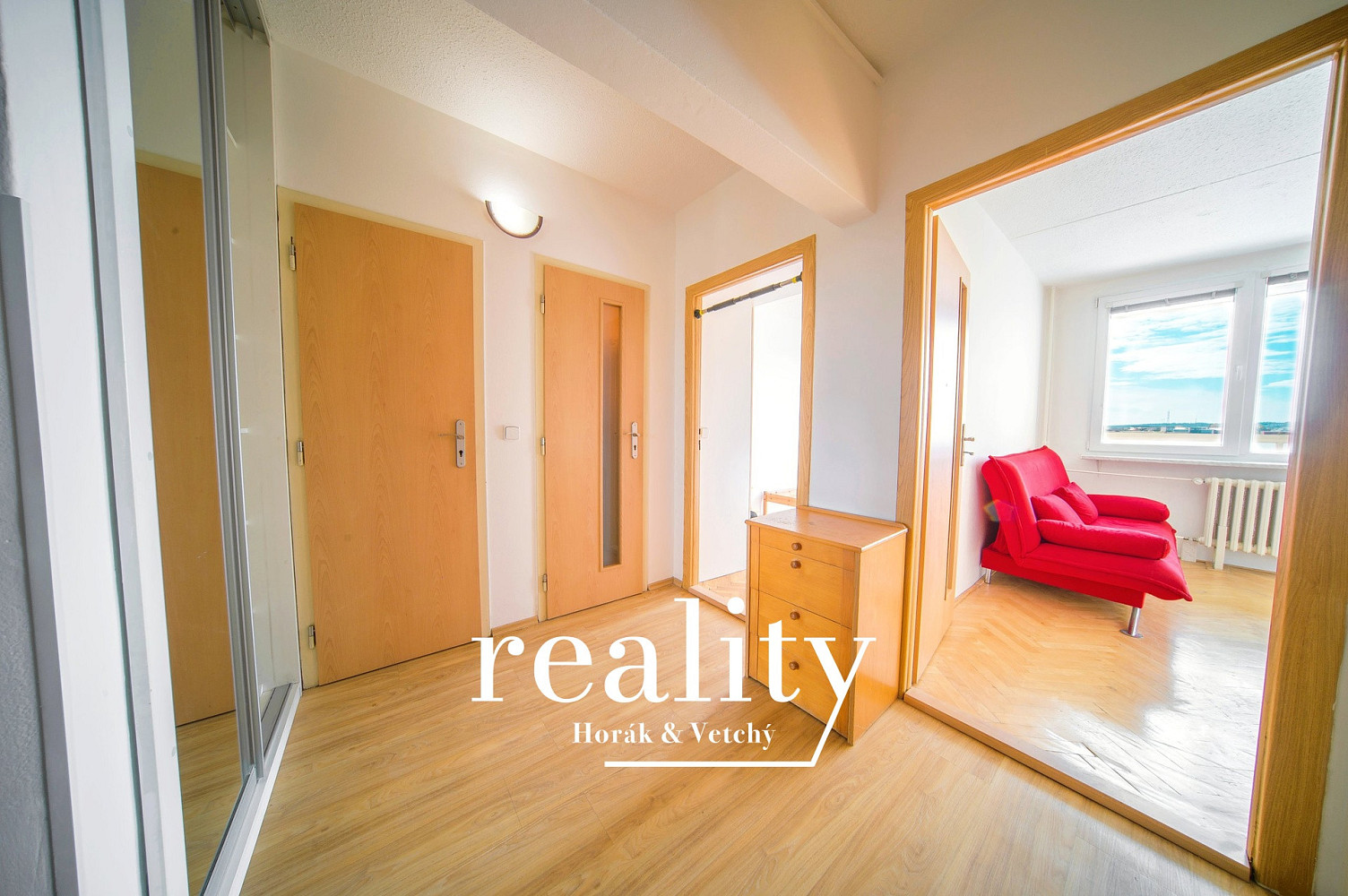 Pronájem bytu 2+kk 43 m² – fotografie 3
