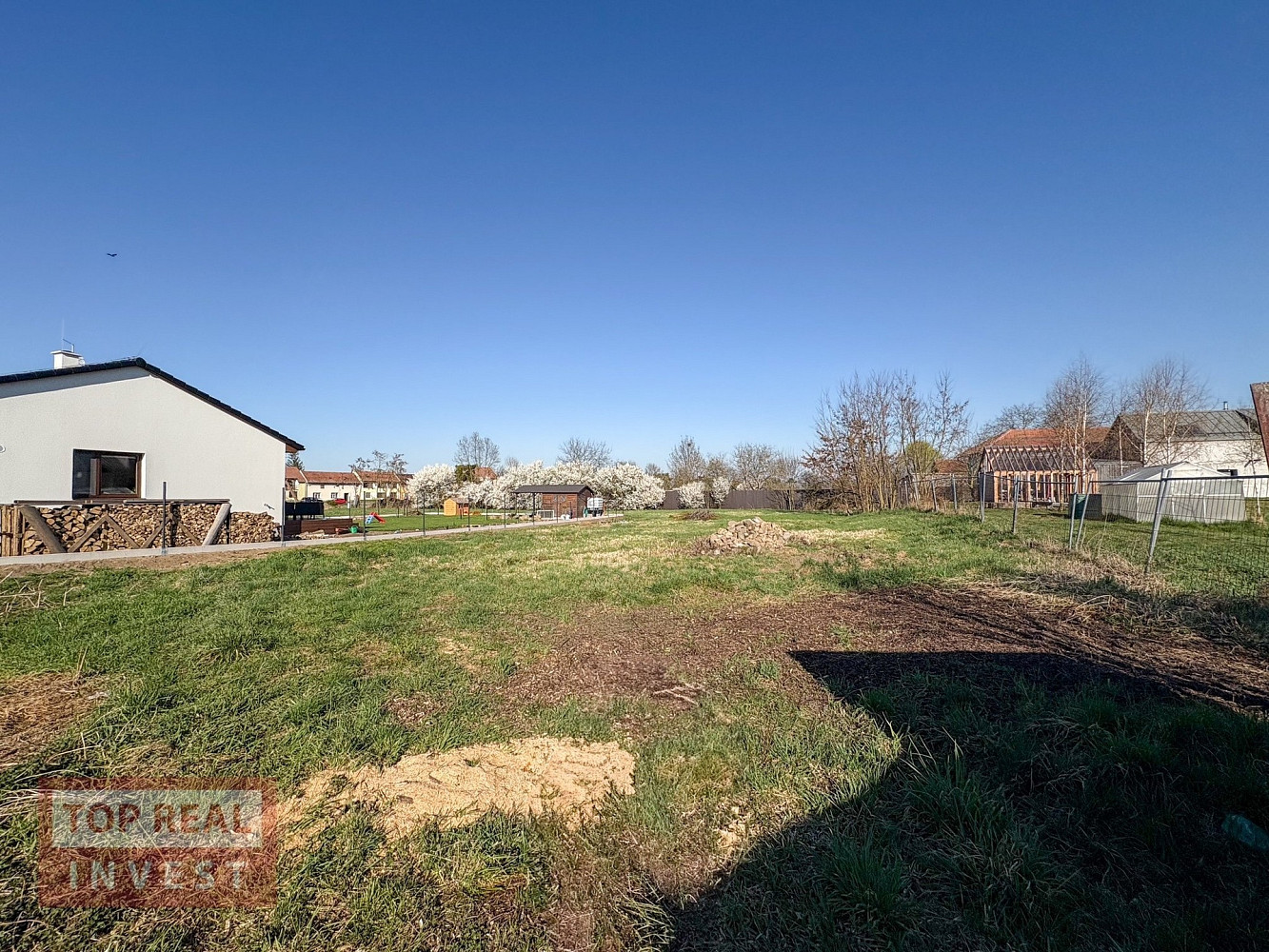 Prodej stavebního pozemku 932 m² — photo 2