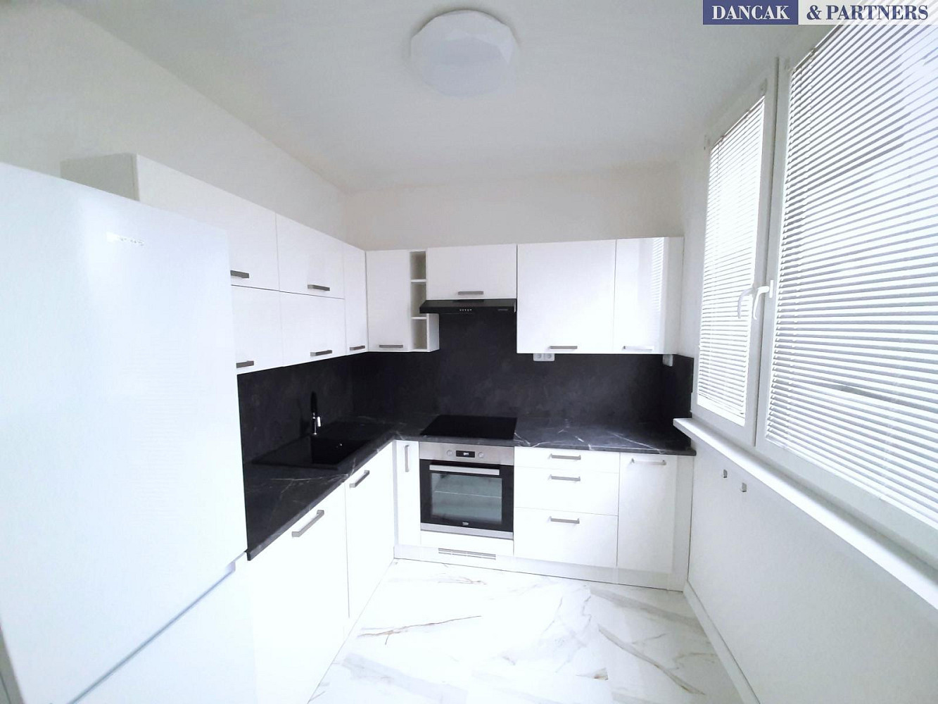 Pronájem bytu 2+1 52 m² – fotografie 2