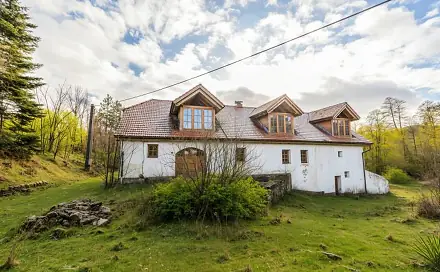 Prodej domu 1 947 m² s pozemkem 24 277 m², Žihobce - Rozsedly, okres Klatovy