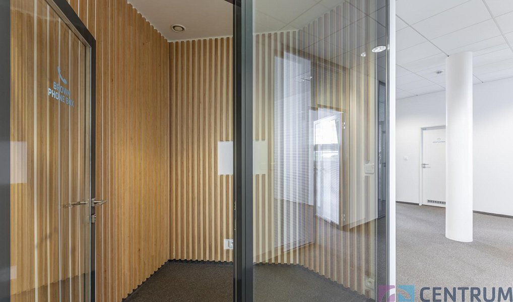 Pronájem kanceláře 584 m², Praha – náhled fotky 5