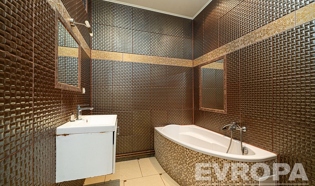 Prodej domu 495 m² s pozemkem 528 m², Vrchlabí – náhled fotky 5