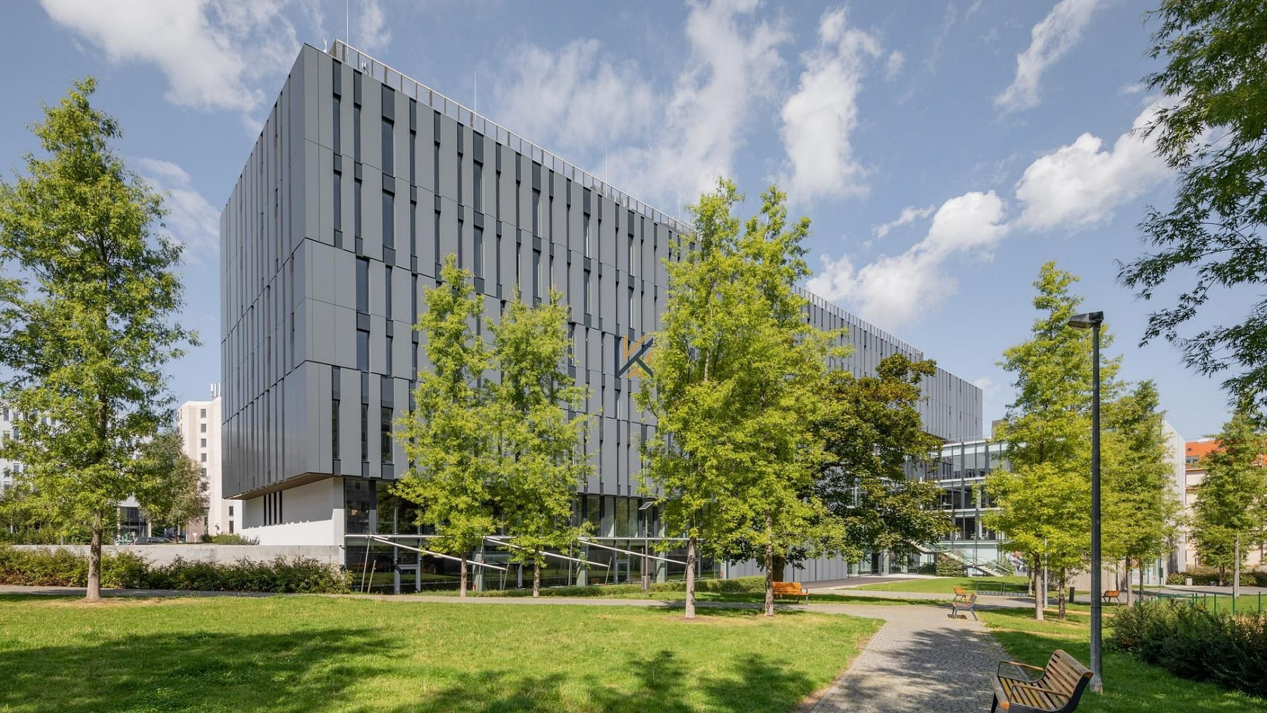 Pronájem kanceláře 844 m²