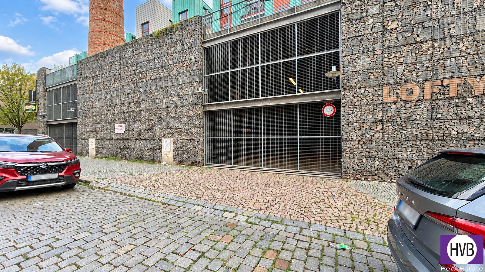 Prodej garážového stání, OV, 11m2, Praha 8 - Libeň, ul. Novákových