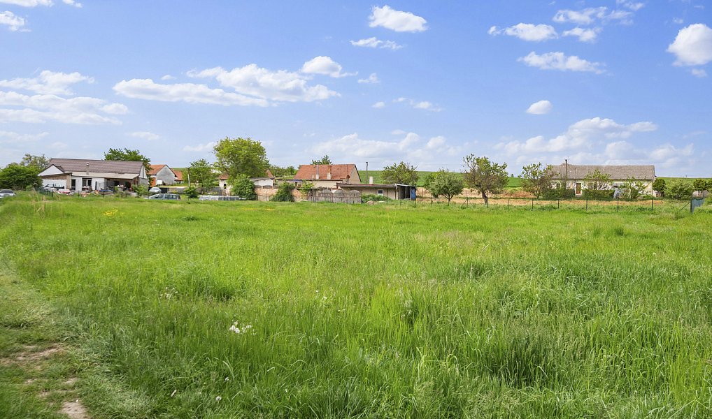 Prodej stavebního pozemku 700 m², Kubšice – náhled fotky 3