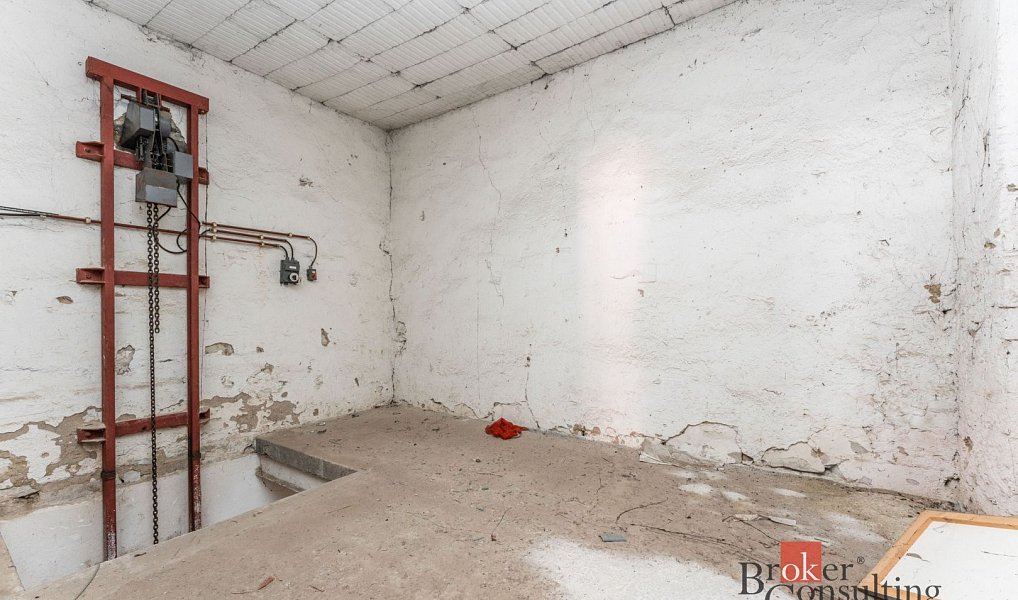 Prodej domu 700 m² s pozemkem 265 m², Polička – náhled fotky 2