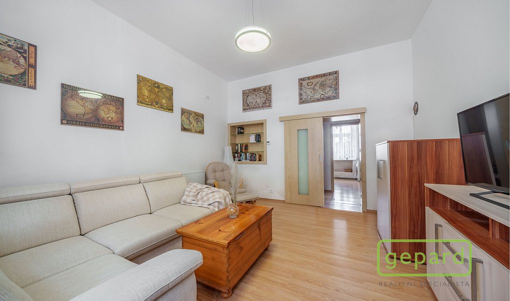 Prodej bytu 1+1 37 m², Karlovy Vary – náhled fotky 2