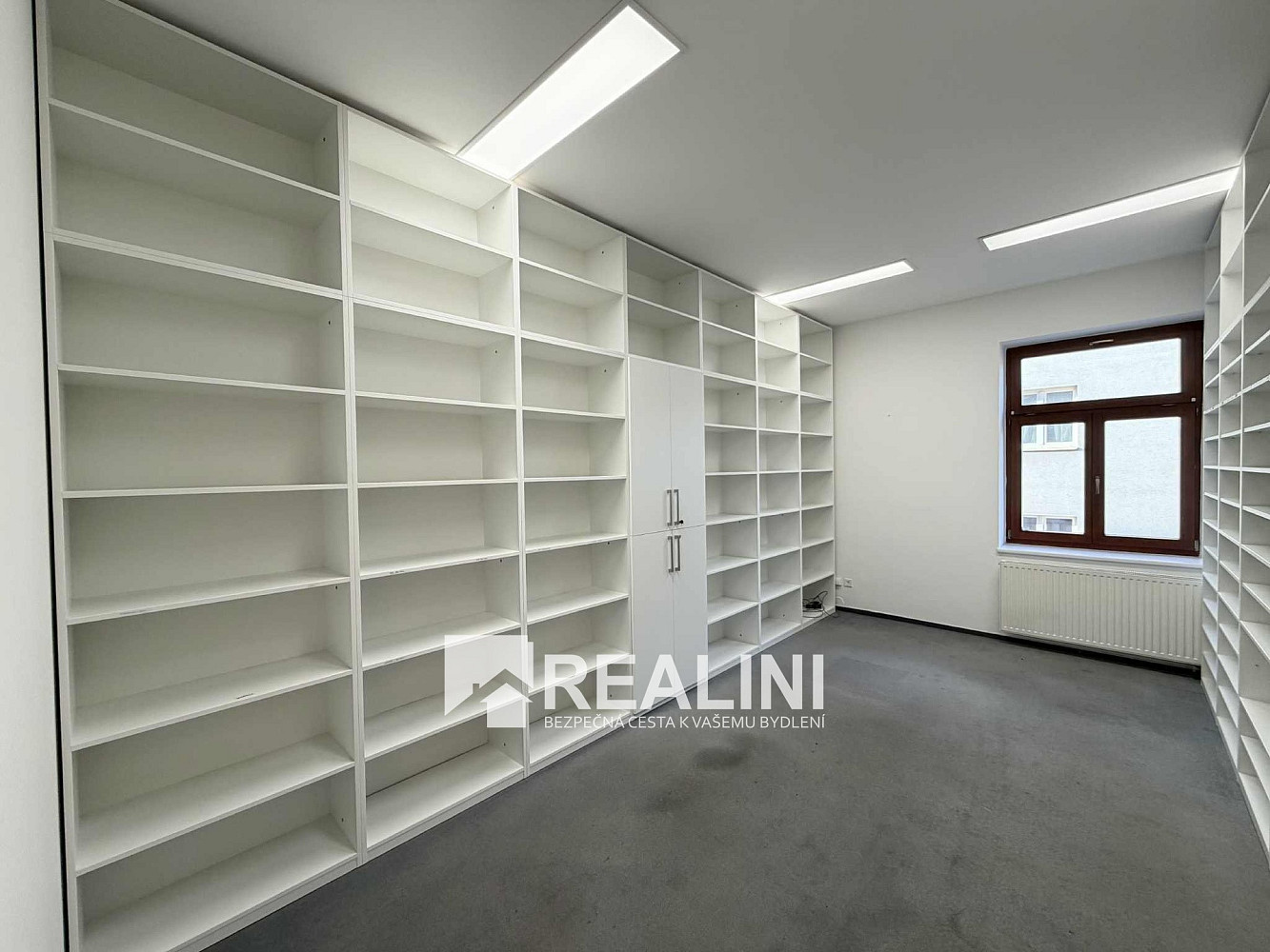 Pronájem kanceláře 16 m² – fotografie 2