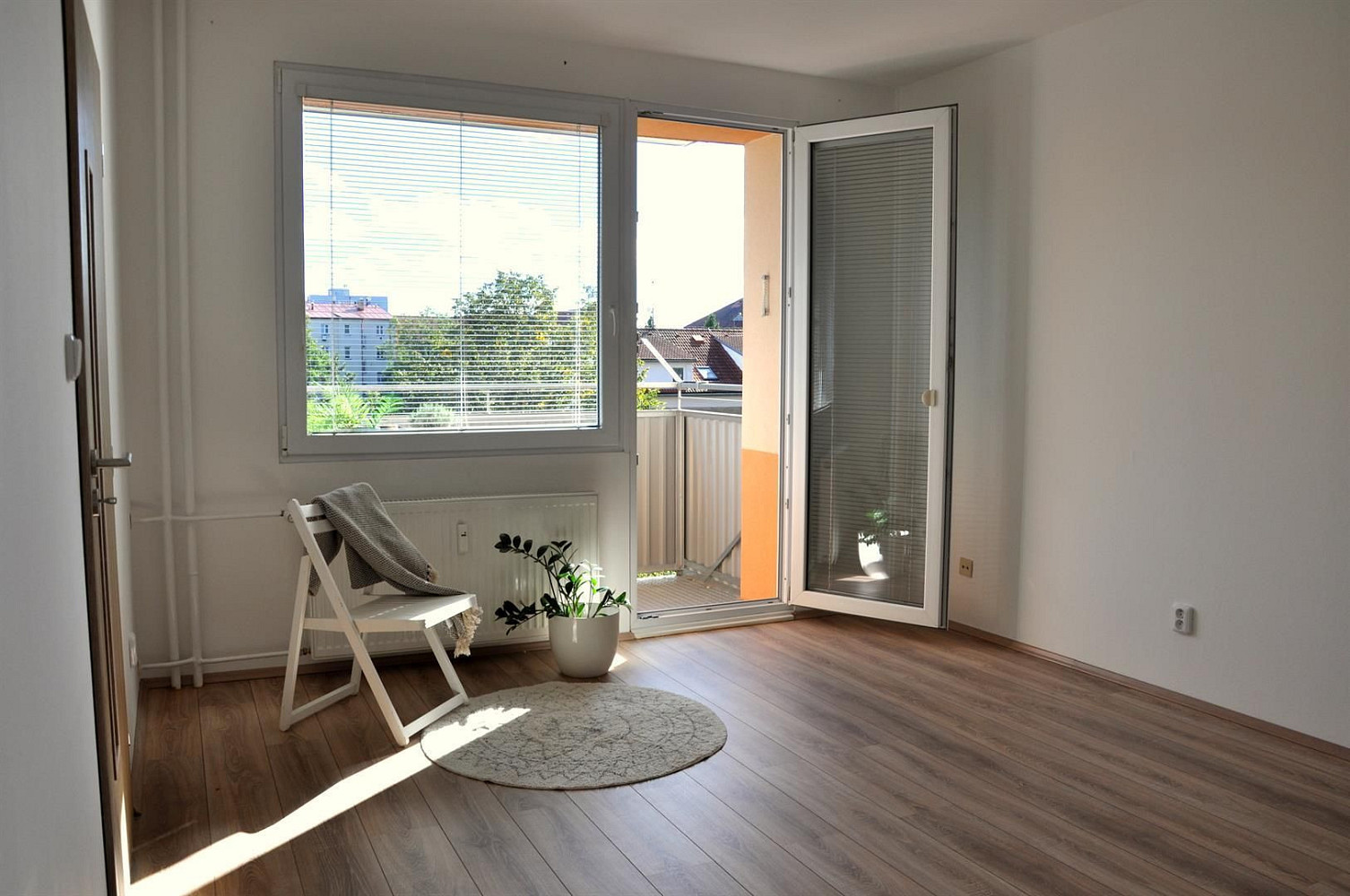 Pronájem bytu 1+1 64 m² — photo 2