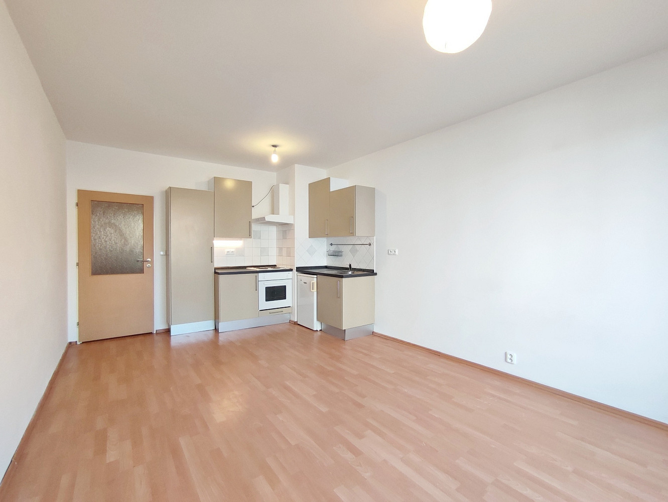 Pronájem bytu 1+kk 28 m²