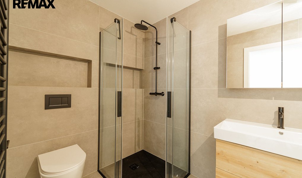 Prodej bytu 5+1 191 m², Praha – náhled fotky 12