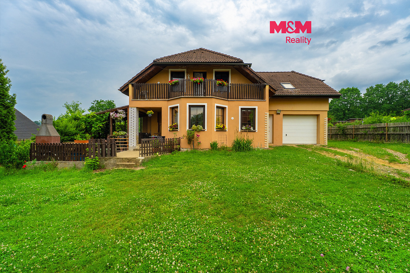 Prodej domu 206 m² s pozemkem 1 470 m²