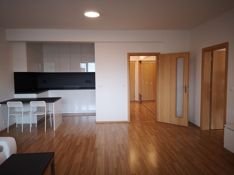 Pronájem bytu 2+kk 72 m² – fotografie 2