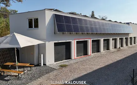 Pronájem Nová, prostorná garáž s možností EV nabíjení / Oslavany, Oslavany, okres Brno-venkov