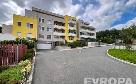 Pronájem bytu 1+kk 32 m²