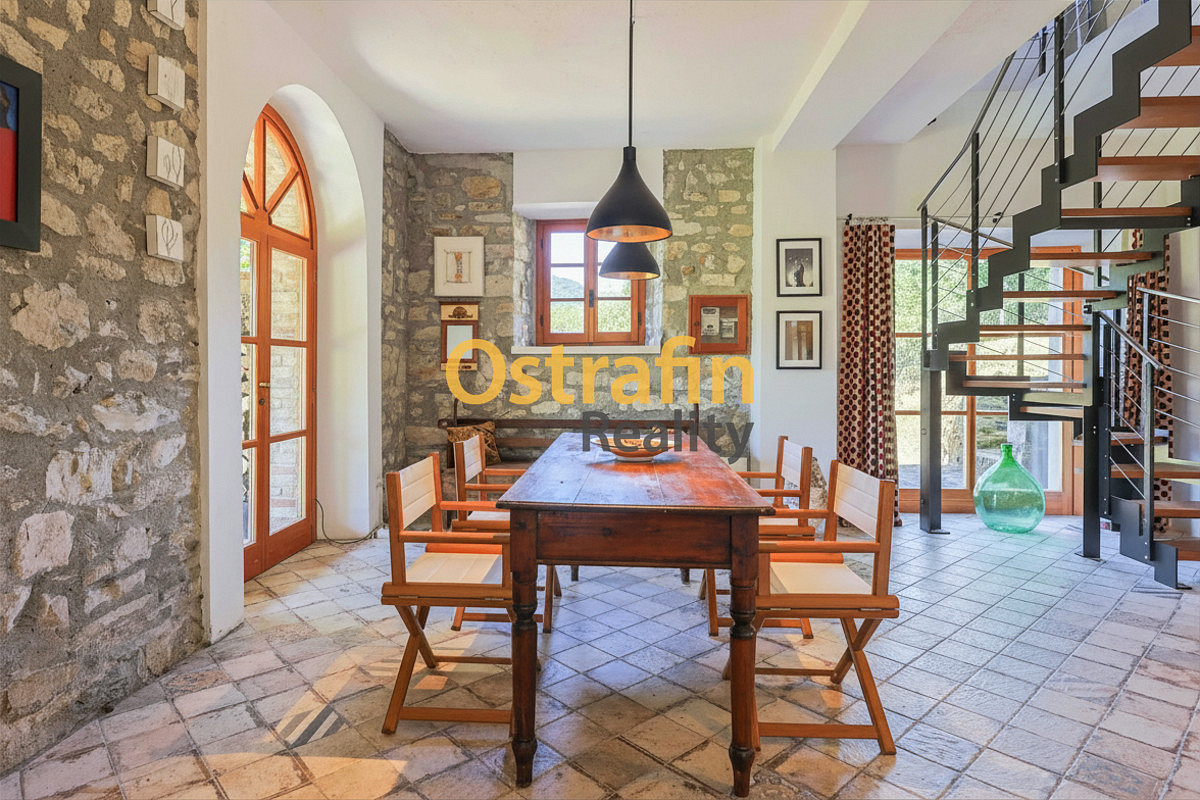 Prodej domu 218 m² s pozemkem 109 000 m² — photo 5
