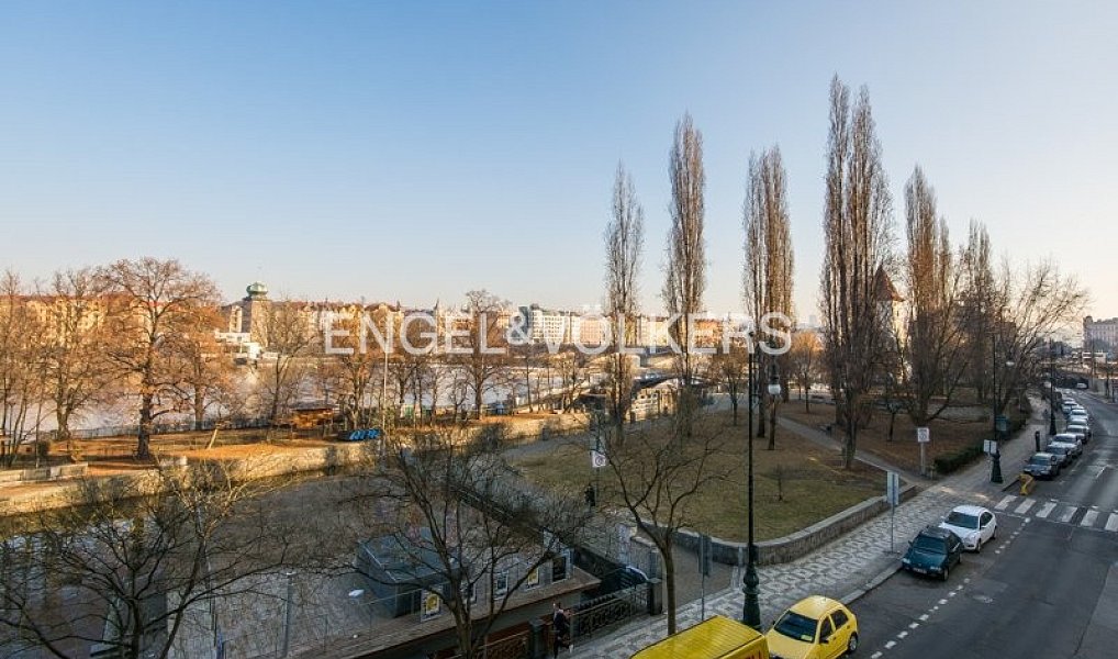 Pronájem bytu 5+1 193 m², Praha – náhled fotky 4