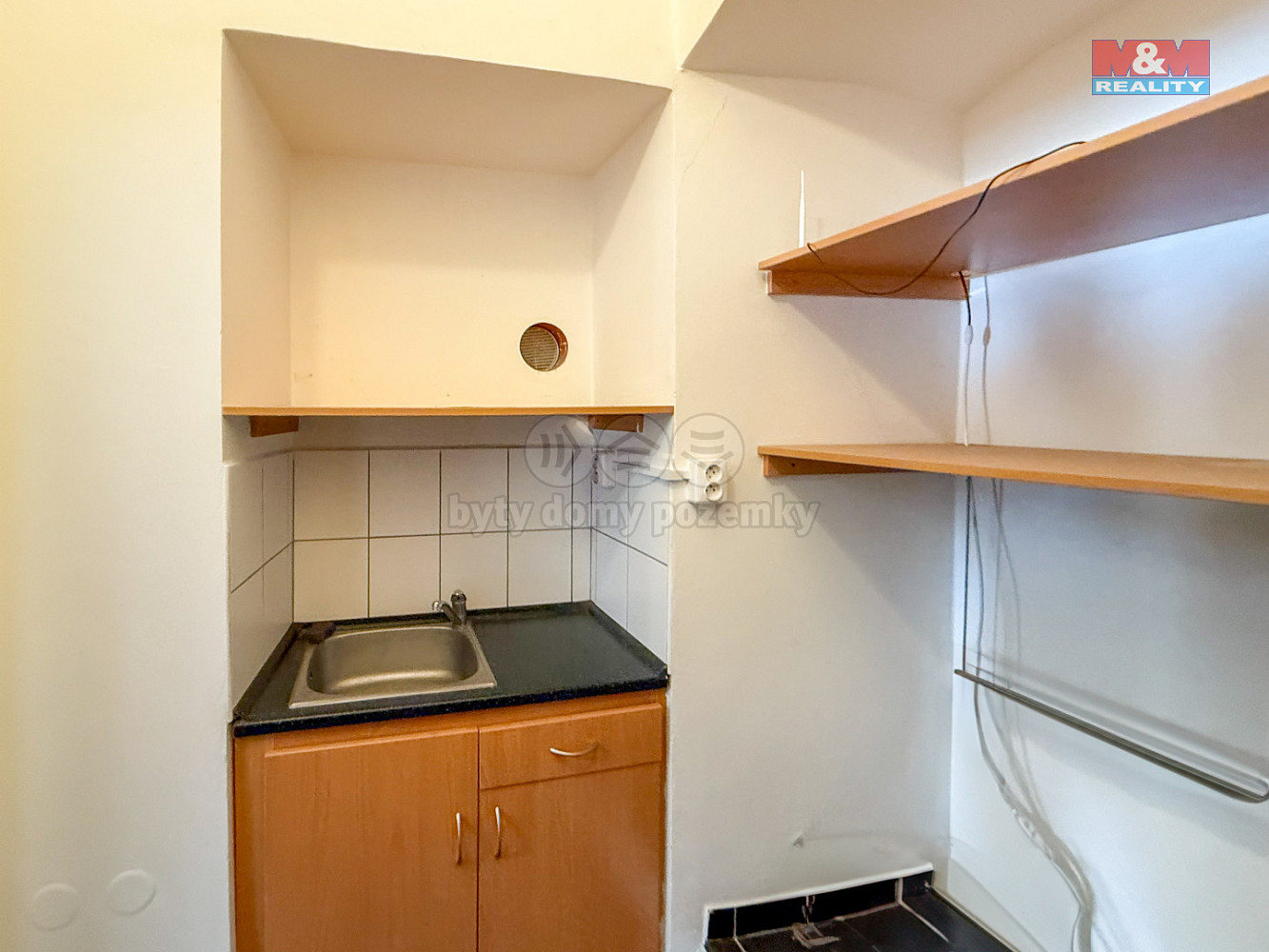 Pronájem kanceláře 30 m² – fotografie 3
