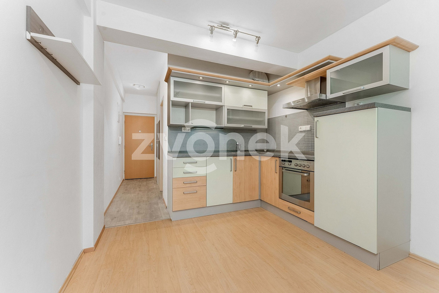 Pronájem bytu 1+kk 27 m²