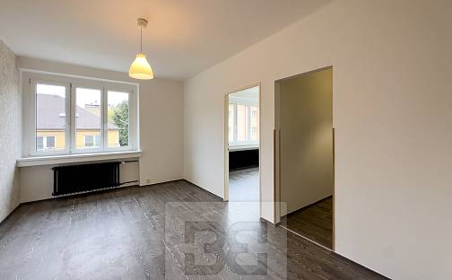 Pronájem bytu 3+1 65 m², K vodojemu, Praha 5 - Smíchov