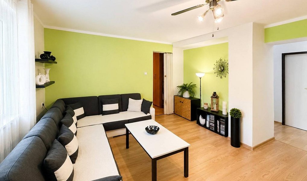 Prodej bytu 3+1 72 m², Milovice – náhled fotky 3