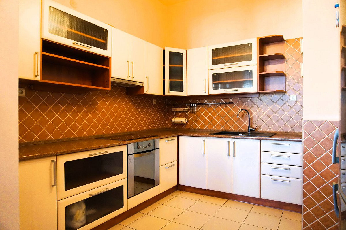 Pronájem bytu 2+1 92 m² — photo 3