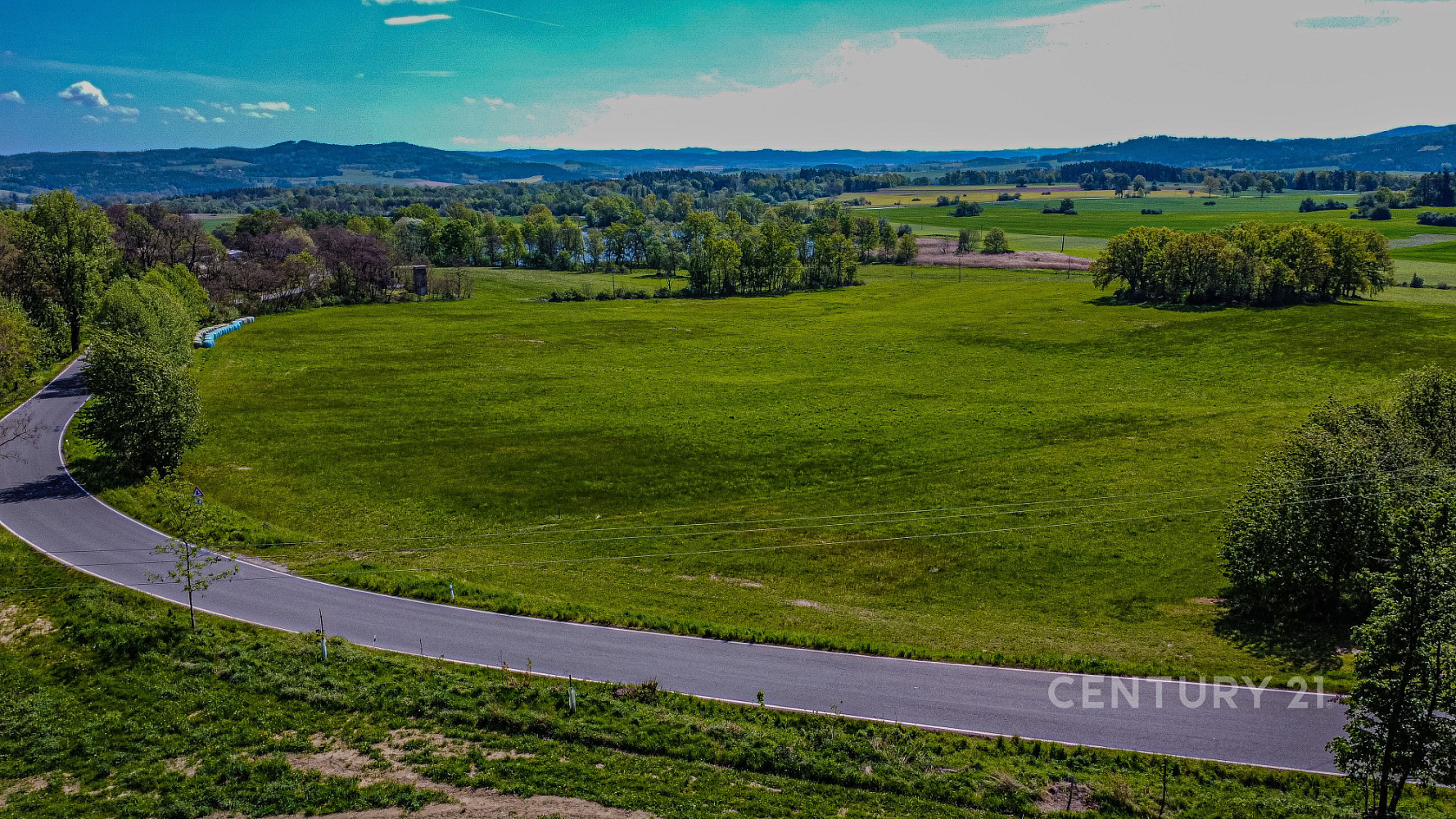 Prodej stavebního pozemku 3 010 m² – fotografie 3