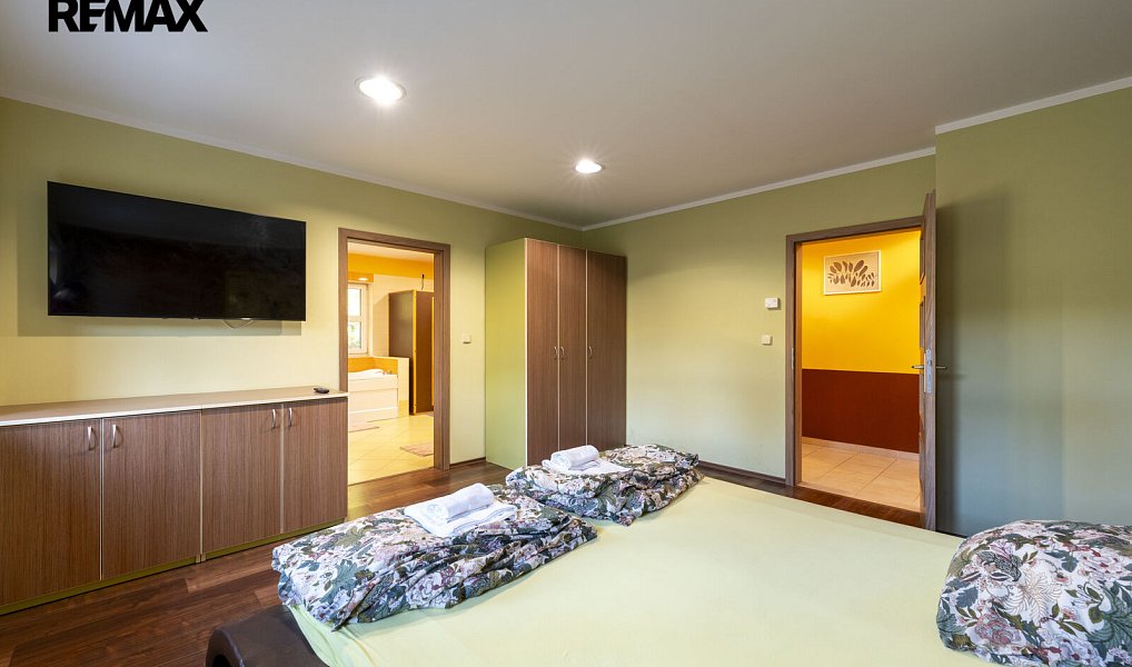 Prodej domu 525 m² s pozemkem 35 000 m², Liptál – náhled fotky 17
