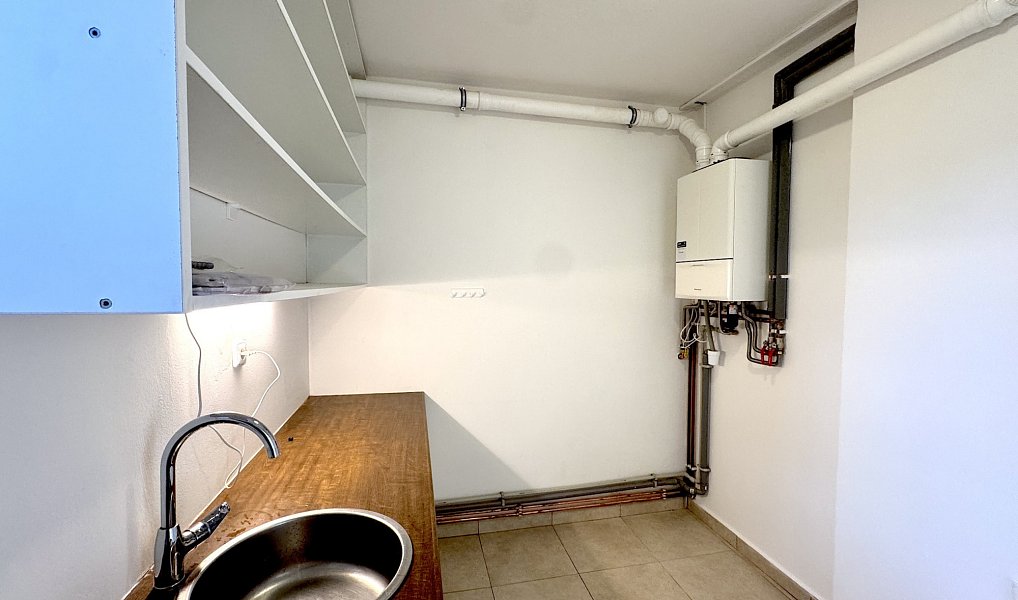Pronájem obchodních prostor 80 m², Benešov – náhled fotky 10
