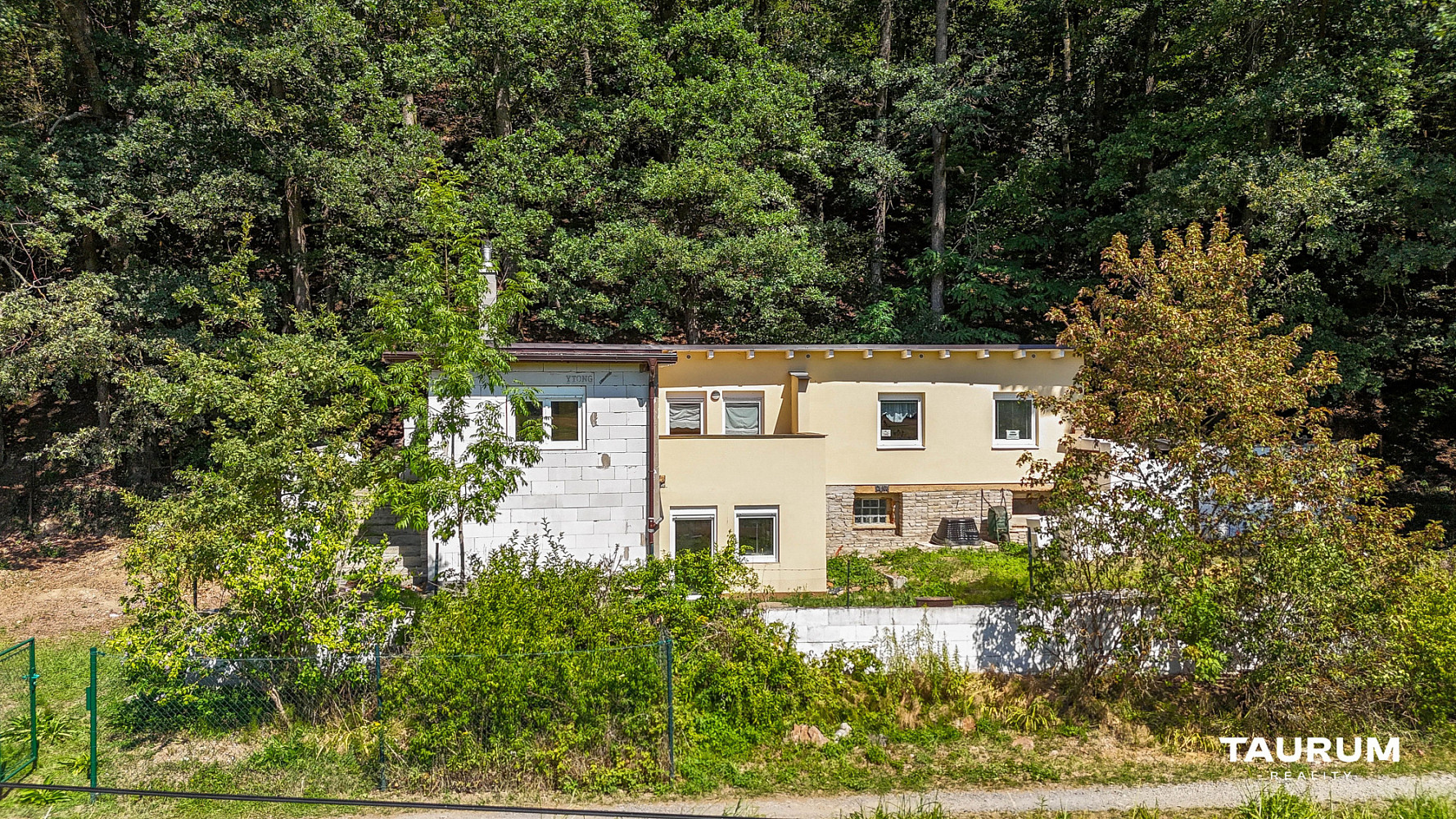 Prodej domu 195 m² s pozemkem 1 115 m²